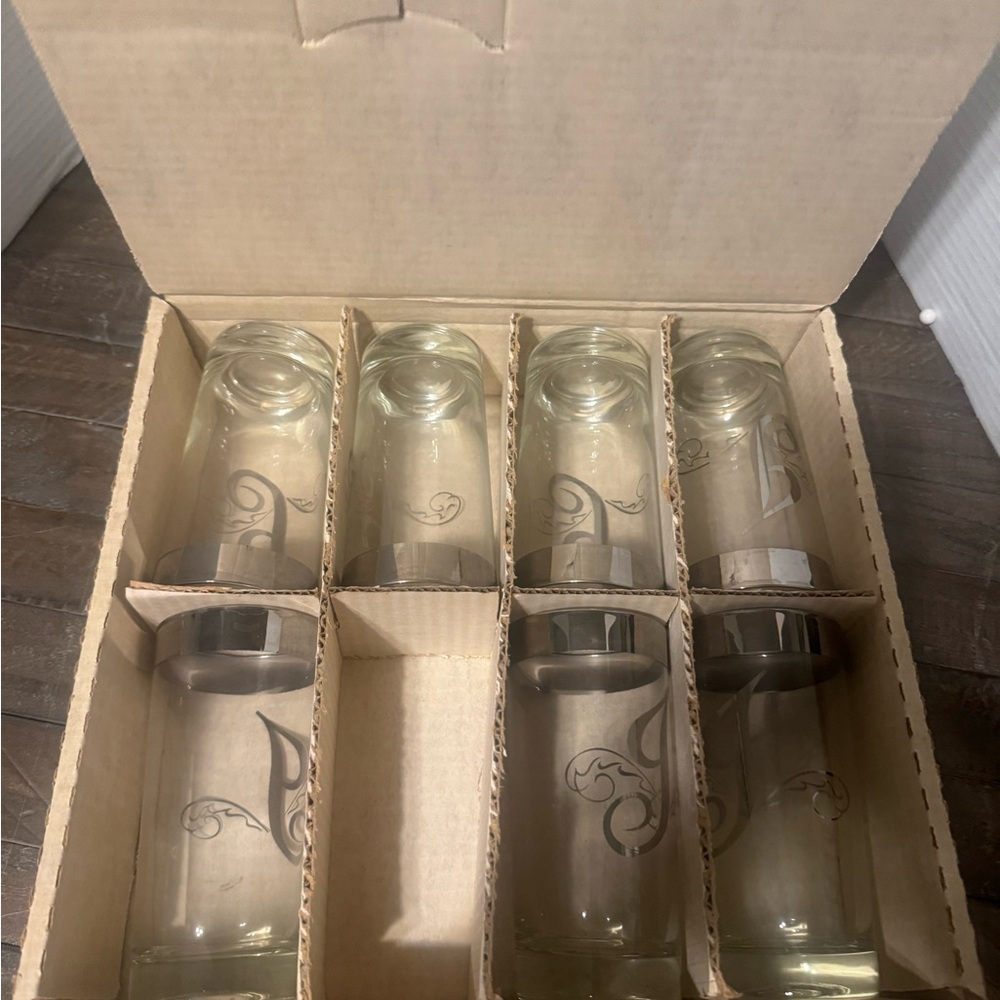 Set of 7 DOROTHY THORPE
Vintage Monogram MCM Glass set